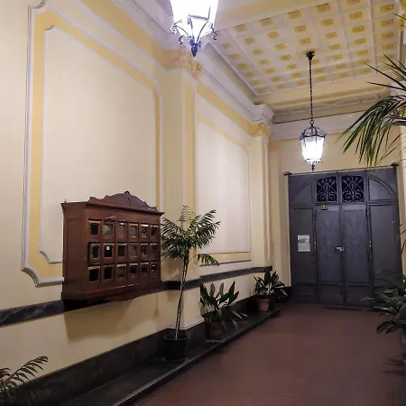 לינה וארוחת בוקר Alma Clara 3*