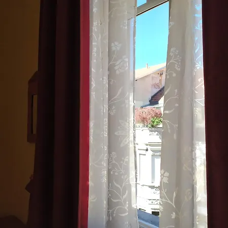 Oda ve Kahvaltı Alma Clara